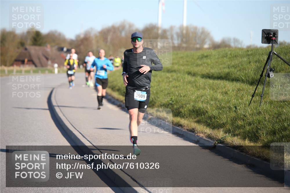 06.04.2025 - 44. Internationalen Wilhelmsburger Insellauf Jannik Wohlers http://msf.ph/oto/7610326 06.04.2025 09:25:43 Laufen 3909 meine-sportfotos.de