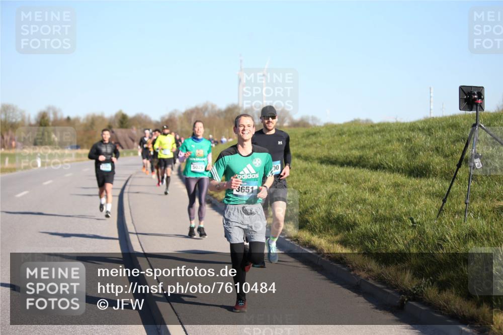 06.04.2025 - 44. Internationalen Wilhelmsburger Insellauf Jannik Wohlers http://msf.ph/oto/7610484 06.04.2025 09:26:04 Laufen 5026, 3651, 00 meine-sportfotos.de