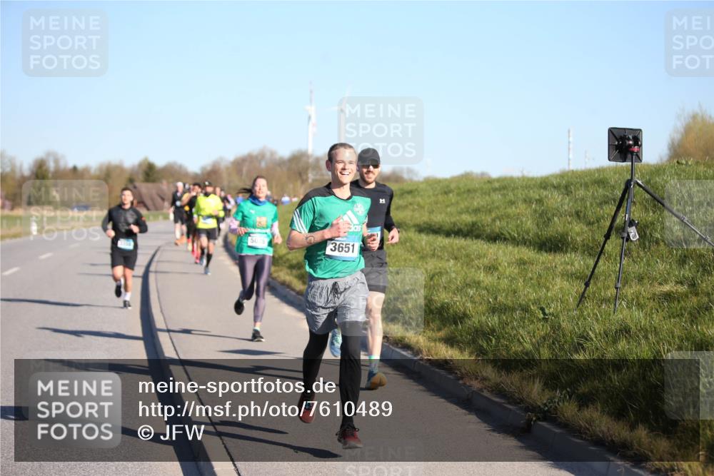 06.04.2025 - 44. Internationalen Wilhelmsburger Insellauf Jannik Wohlers http://msf.ph/oto/7610489 06.04.2025 09:26:04 Laufen 5026, 3651 meine-sportfotos.de