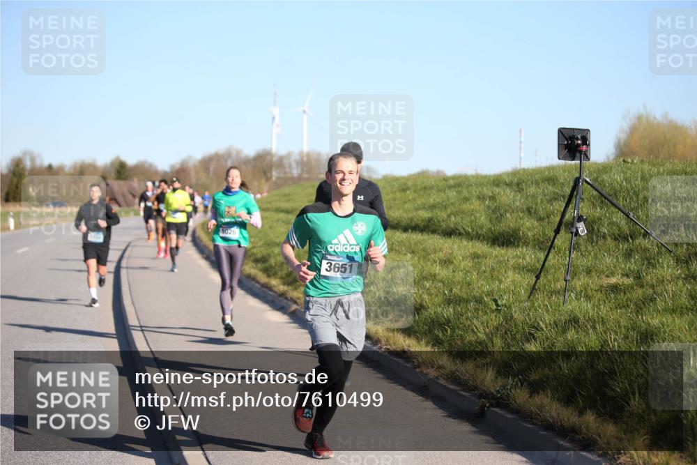 06.04.2025 - 44. Internationalen Wilhelmsburger Insellauf Jannik Wohlers http://msf.ph/oto/7610499 06.04.2025 09:26:04 Laufen 5026, 3651 meine-sportfotos.de