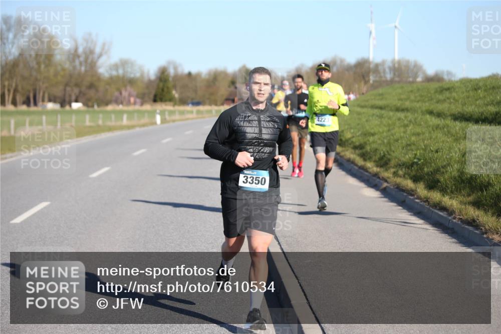 06.04.2025 - 44. Internationalen Wilhelmsburger Insellauf Jannik Wohlers http://msf.ph/oto/7610534 06.04.2025 09:26:08 Laufen 3350, 4223 meine-sportfotos.de