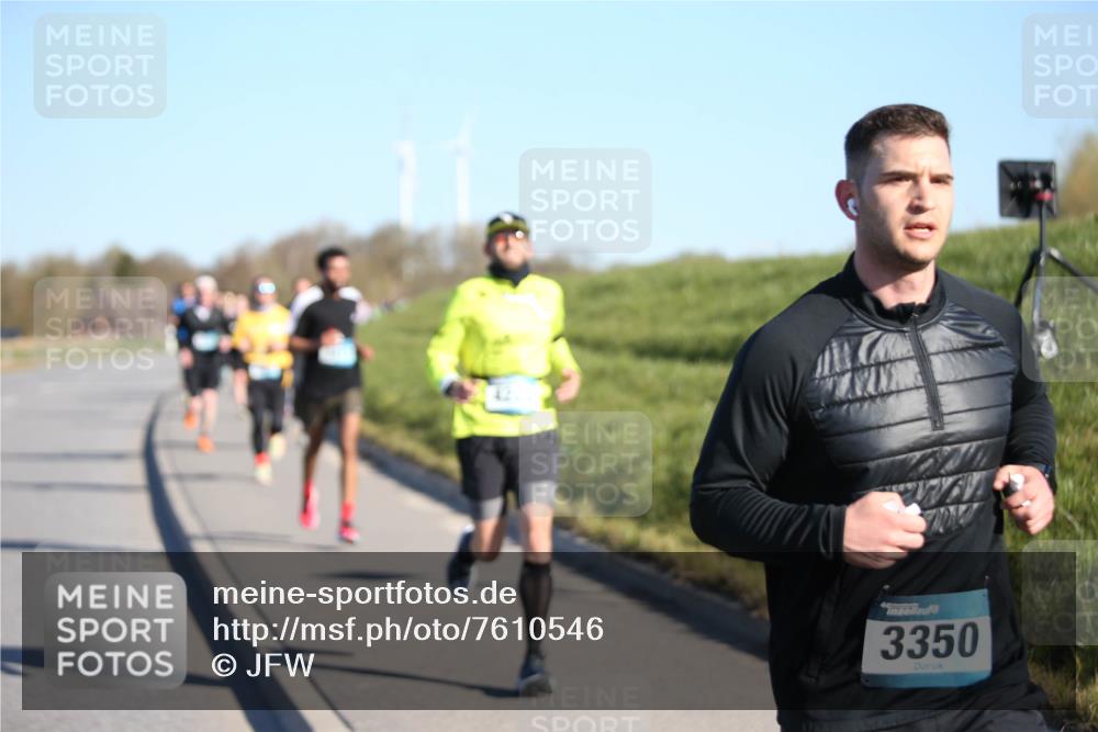 06.04.2025 - 44. Internationalen Wilhelmsburger Insellauf Jannik Wohlers http://msf.ph/oto/7610546 06.04.2025 09:26:09 Laufen 3350 meine-sportfotos.de