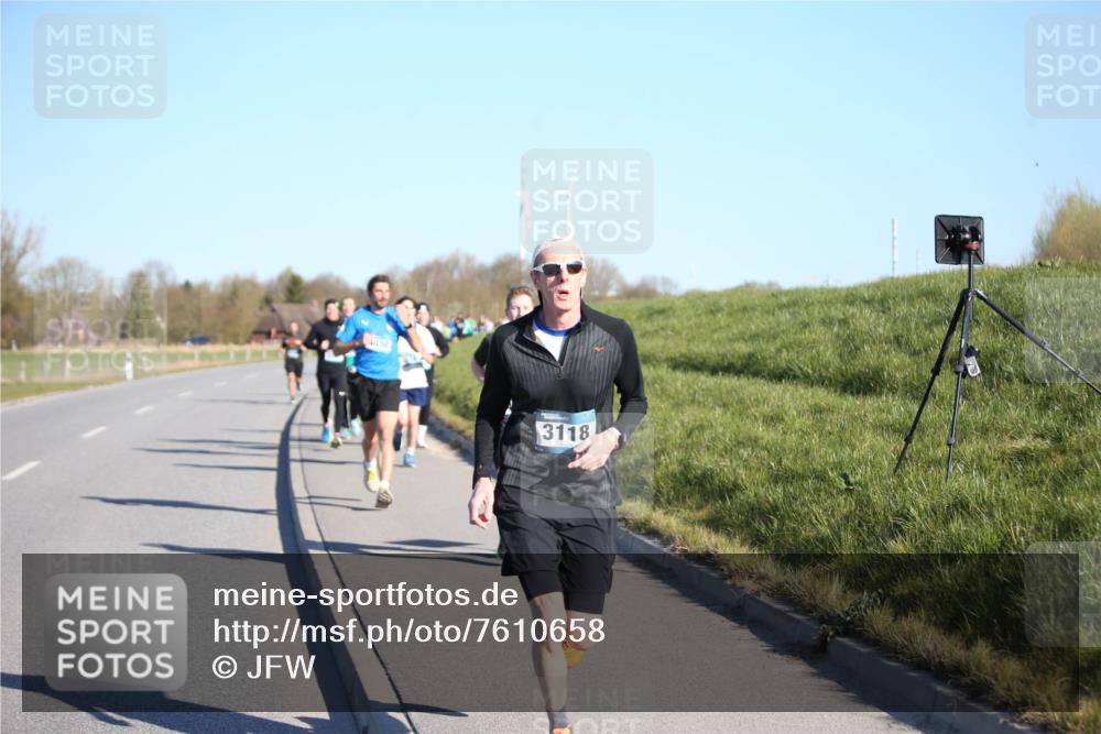 06.04.2025 - 44. Internationalen Wilhelmsburger Insellauf Jannik Wohlers http://msf.ph/oto/7610658 06.04.2025 09:26:16 Laufen 4030, 3118 meine-sportfotos.de