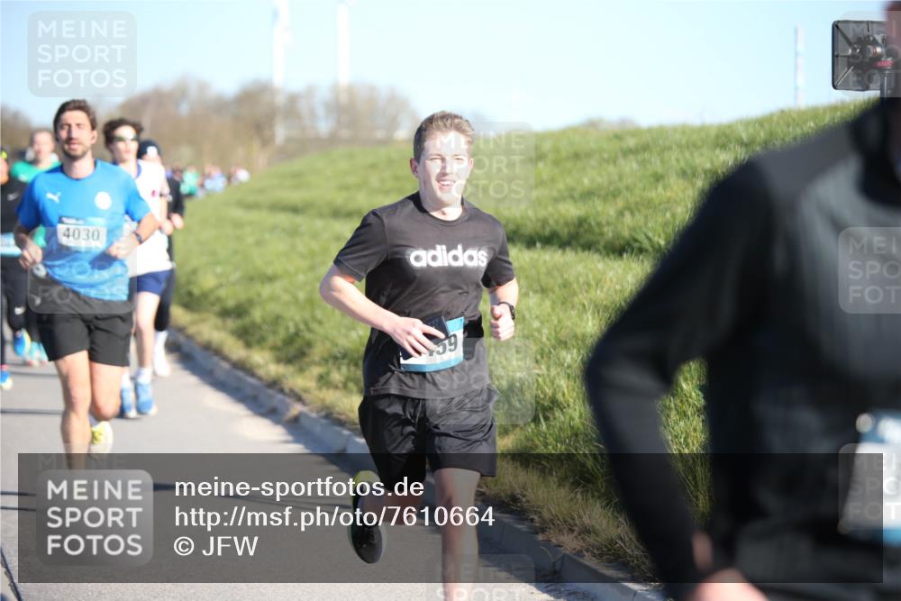 06.04.2025 - 44. Internationalen Wilhelmsburger Insellauf Jannik Wohlers http://msf.ph/oto/7610664 06.04.2025 09:26:17 Laufen 4030 meine-sportfotos.de