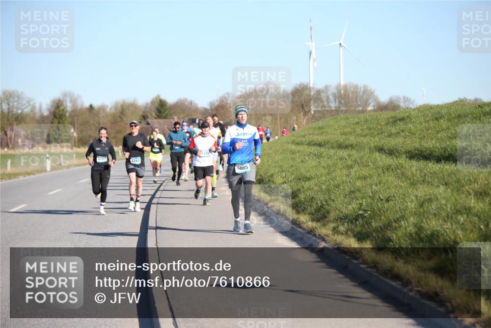 06.04.2025 - 44. Internationalen Wilhelmsburger Insellauf Jannik Wohlers http://msf.ph/oto/7610866 06.04.2025 09:26:34 Laufen 4284, 4283, 4449, 5095 meine-sportfotos.de