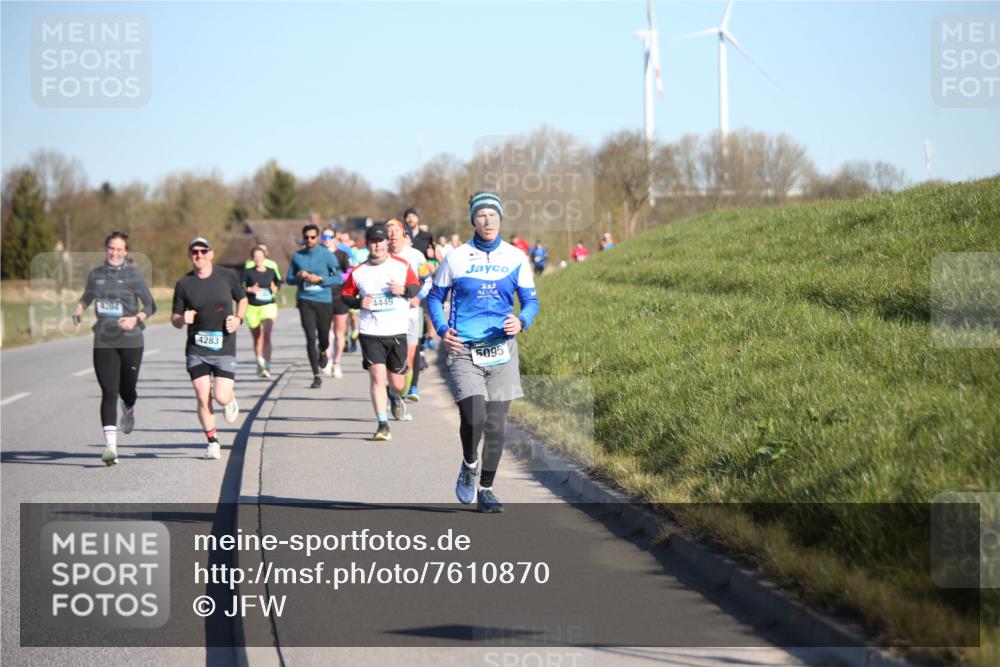 06.04.2025 - 44. Internationalen Wilhelmsburger Insellauf Jannik Wohlers http://msf.ph/oto/7610870 06.04.2025 09:26:35 Laufen 4284, 4283, 4449, 5095 meine-sportfotos.de