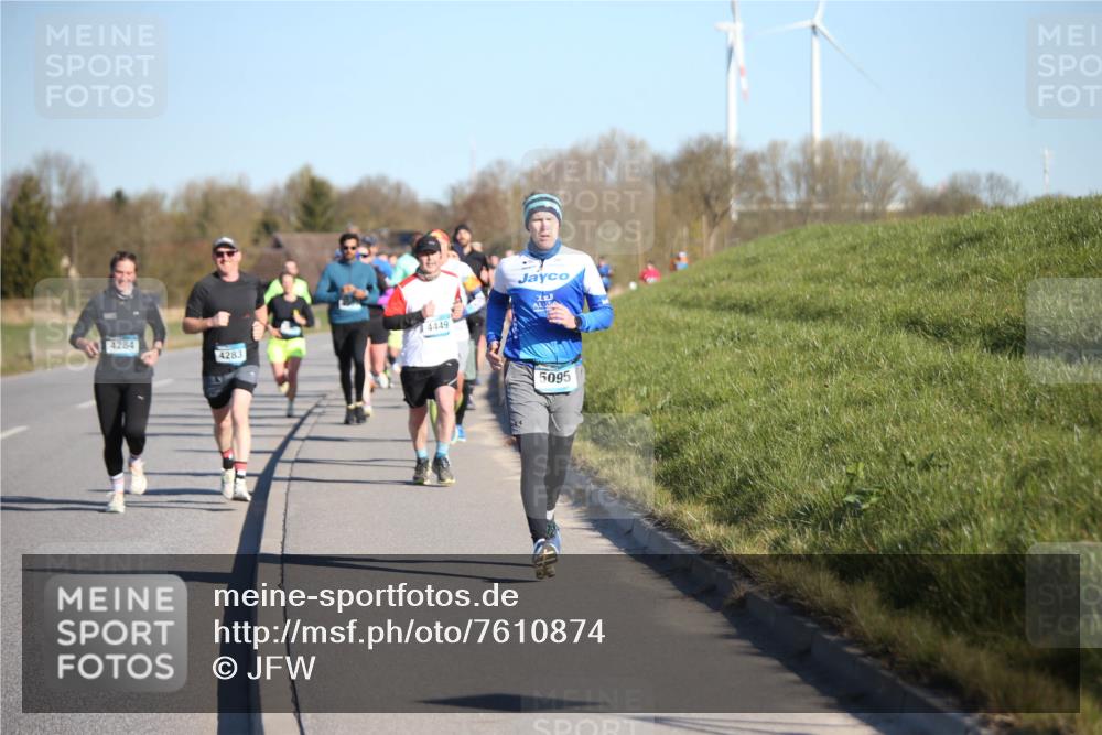 06.04.2025 - 44. Internationalen Wilhelmsburger Insellauf Jannik Wohlers http://msf.ph/oto/7610874 06.04.2025 09:26:35 Laufen 4284, 4449, 4283, 5095 meine-sportfotos.de