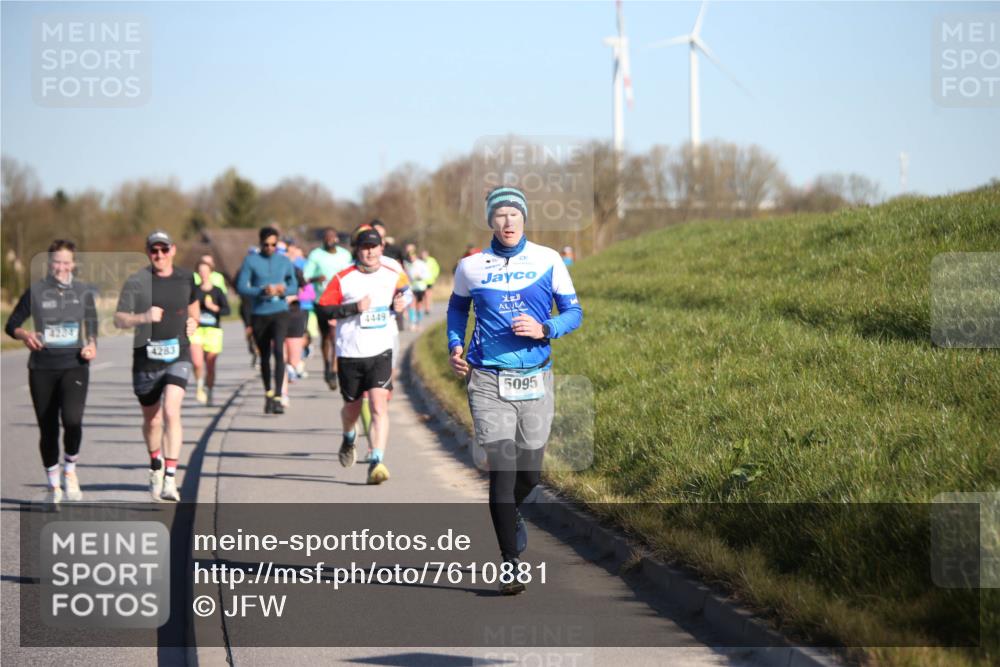 06.04.2025 - 44. Internationalen Wilhelmsburger Insellauf Jannik Wohlers http://msf.ph/oto/7610881 06.04.2025 09:26:36 Laufen 4284, 4283, 4449, 5095 meine-sportfotos.de