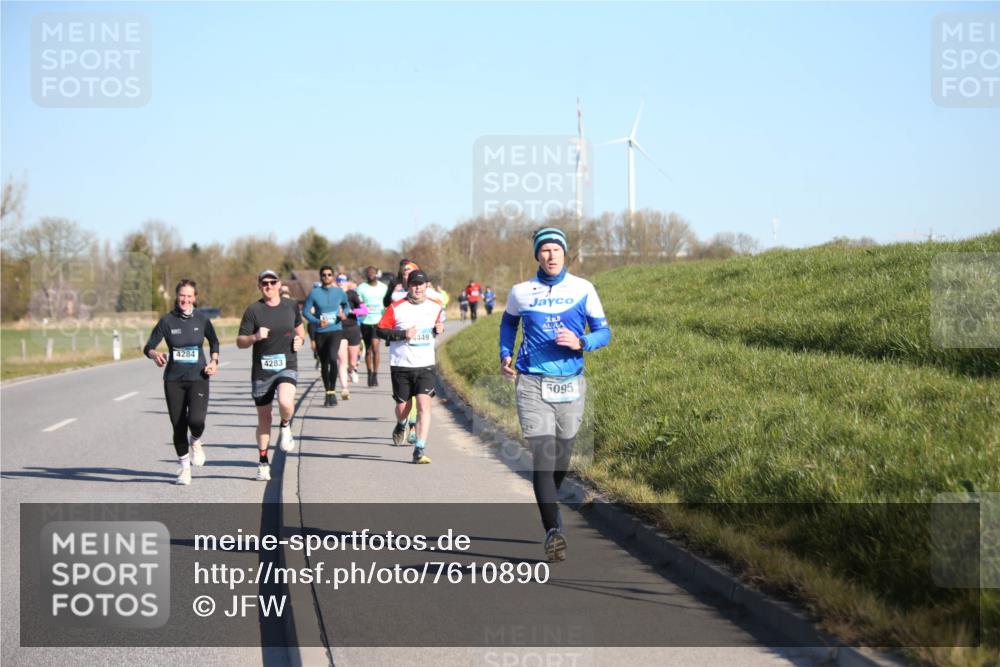 06.04.2025 - 44. Internationalen Wilhelmsburger Insellauf Jannik Wohlers http://msf.ph/oto/7610890 06.04.2025 09:26:36 Laufen 4284, 4283, 449, 5095 meine-sportfotos.de