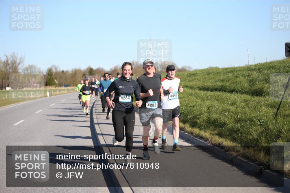 06.04.2025 - 44. Internationalen Wilhelmsburger Insellauf Jannik Wohlers http://msf.ph/oto/7610948 06.04.2025 09:26:40 Laufen 4284, 4283, 4449 meine-sportfotos.de