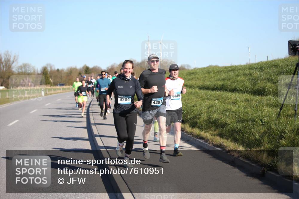 06.04.2025 - 44. Internationalen Wilhelmsburger Insellauf Jannik Wohlers http://msf.ph/oto/7610951 06.04.2025 09:26:40 Laufen 450, 4449, 4284, 4283 meine-sportfotos.de