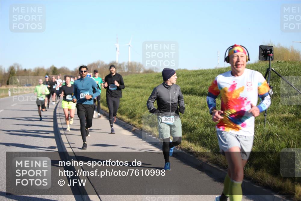 06.04.2025 - 44. Internationalen Wilhelmsburger Insellauf Jannik Wohlers http://msf.ph/oto/7610998 06.04.2025 09:26:42 Laufen 396, 450, 5098, 3832 meine-sportfotos.de