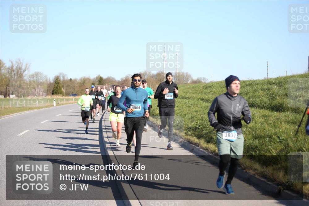 06.04.2025 - 44. Internationalen Wilhelmsburger Insellauf Jannik Wohlers http://msf.ph/oto/7611004 06.04.2025 09:26:43 Laufen 3962, 4504, 5098, 3832 meine-sportfotos.de