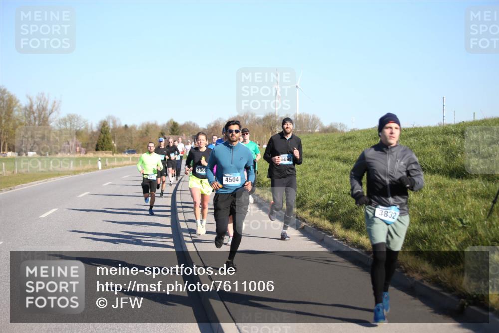 06.04.2025 - 44. Internationalen Wilhelmsburger Insellauf Jannik Wohlers http://msf.ph/oto/7611006 06.04.2025 09:26:43 Laufen 396, 4504, 5098, 3832 meine-sportfotos.de
