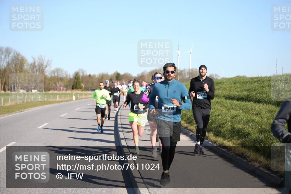 06.04.2025 - 44. Internationalen Wilhelmsburger Insellauf Jannik Wohlers http://msf.ph/oto/7611024 06.04.2025 09:26:44 Laufen 3447, 39, 4504, 9, 5098 meine-sportfotos.de