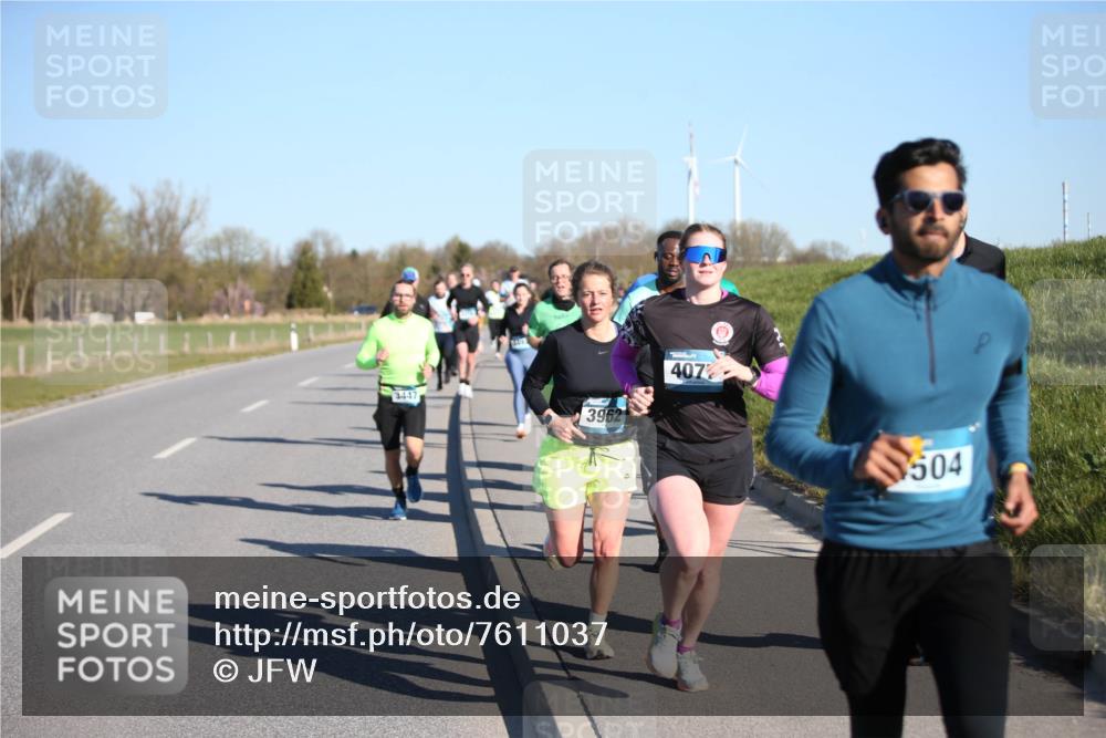 06.04.2025 - 44. Internationalen Wilhelmsburger Insellauf Jannik Wohlers http://msf.ph/oto/7611037 06.04.2025 09:26:45 Laufen 3447, 3962, 407, 504 meine-sportfotos.de