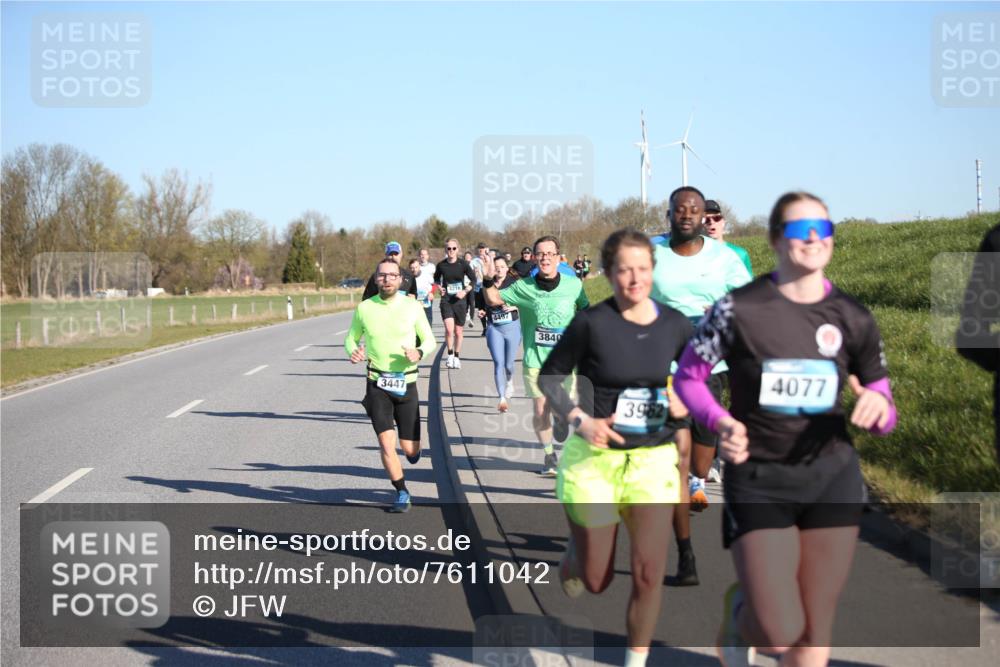 06.04.2025 - 44. Internationalen Wilhelmsburger Insellauf Jannik Wohlers http://msf.ph/oto/7611042 06.04.2025 09:26:45 Laufen 3447, 4216, 4497, 3840, 3962, 4077 meine-sportfotos.de