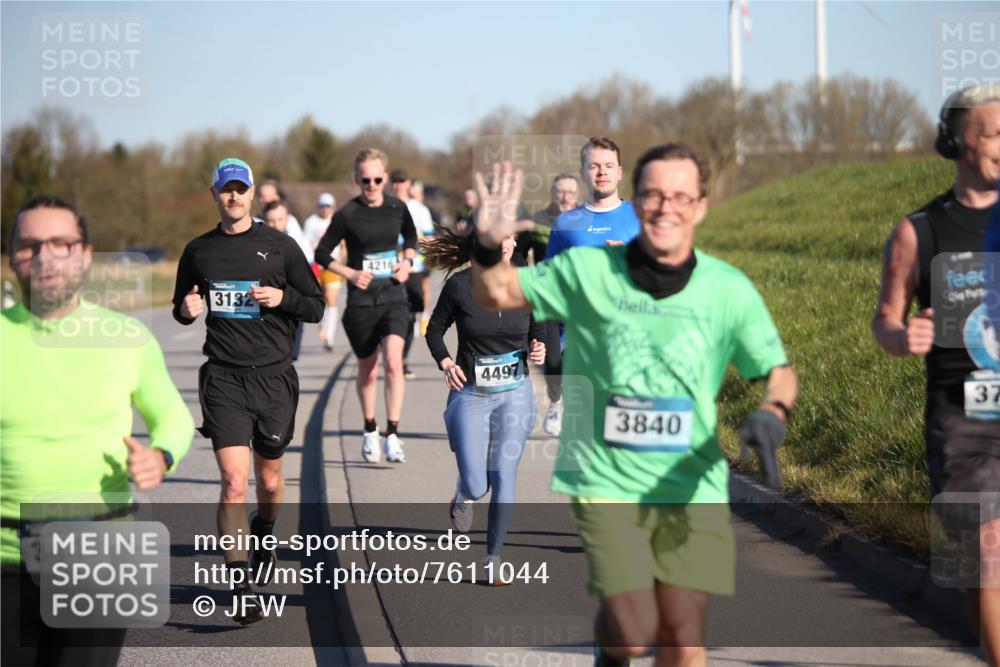 06.04.2025 - 44. Internationalen Wilhelmsburger Insellauf Jannik Wohlers http://msf.ph/oto/7611044 06.04.2025 09:26:46 Laufen 3447, 3132, 4216, 4497, 3840, 37 meine-sportfotos.de