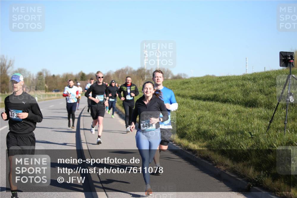 06.04.2025 - 44. Internationalen Wilhelmsburger Insellauf Jannik Wohlers http://msf.ph/oto/7611078 06.04.2025 09:26:49 Laufen 313, 4216, 4497 meine-sportfotos.de