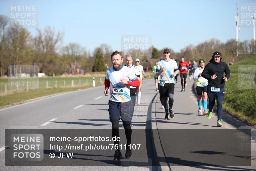 06.04.2025 - 44. Internationalen Wilhelmsburger Insellauf Jannik Wohlers http://msf.ph/oto/7611107 06.04.2025 09:26:51 Laufen 4556, 563, 3672, 3460 meine-sportfotos.de