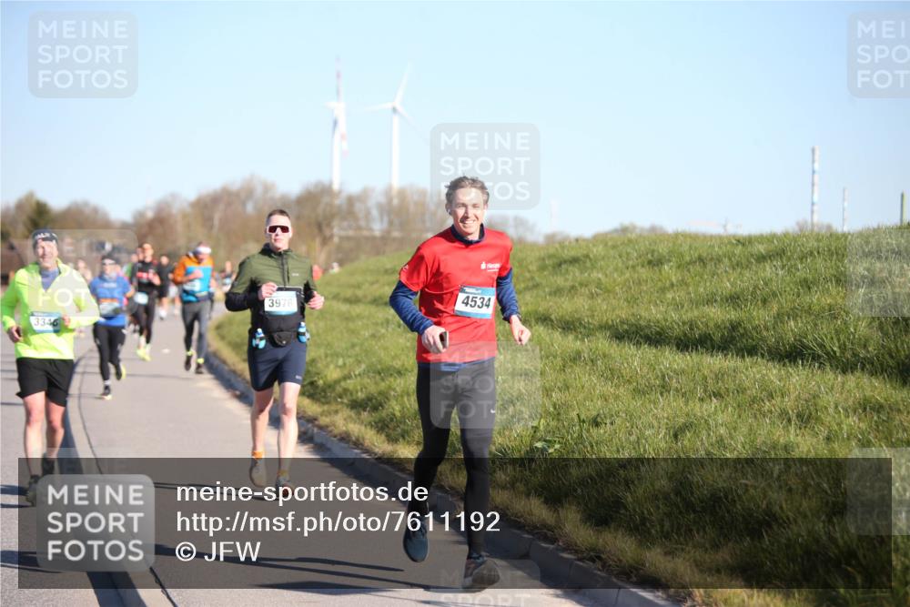 06.04.2025 - 44. Internationalen Wilhelmsburger Insellauf Jannik Wohlers http://msf.ph/oto/7611192 06.04.2025 09:27:00 Laufen 3346, 3976, 4534 meine-sportfotos.de