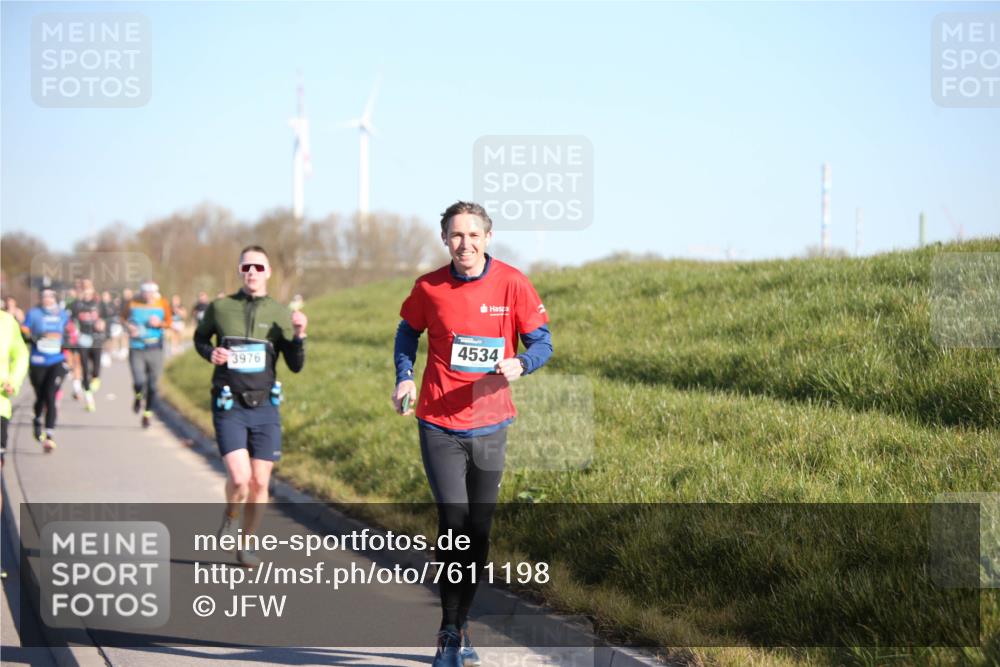 06.04.2025 - 44. Internationalen Wilhelmsburger Insellauf Jannik Wohlers http://msf.ph/oto/7611198 06.04.2025 09:27:01 Laufen 3976, 4534 meine-sportfotos.de