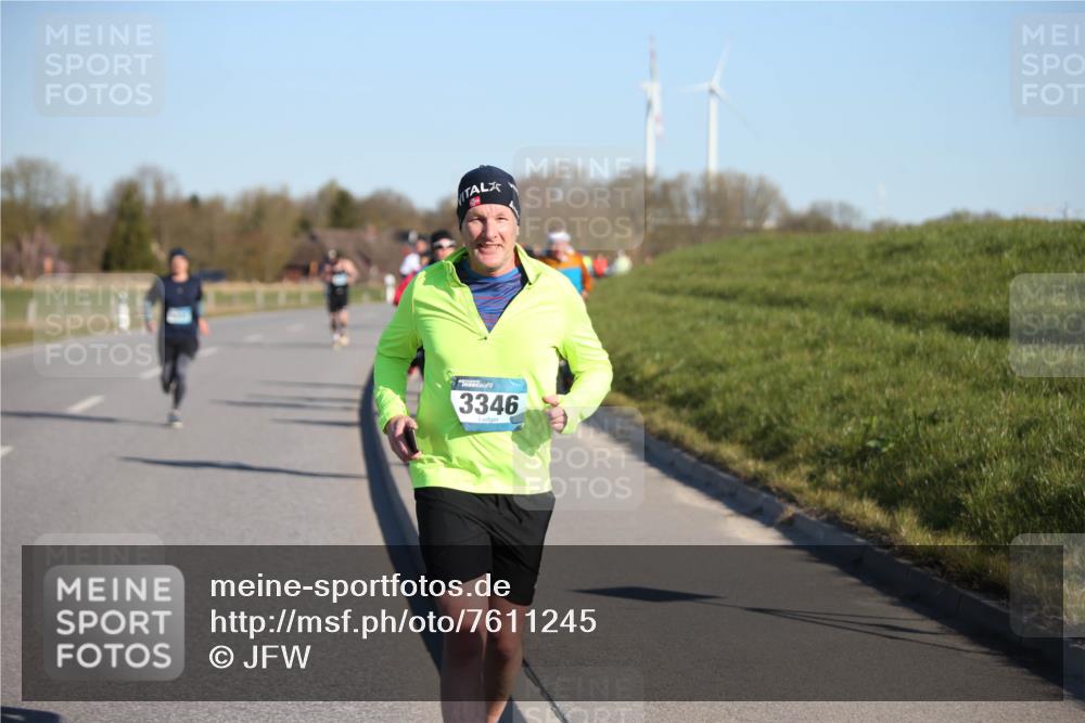 06.04.2025 - 44. Internationalen Wilhelmsburger Insellauf Jannik Wohlers http://msf.ph/oto/7611245 06.04.2025 09:27:04 Laufen 3346 meine-sportfotos.de