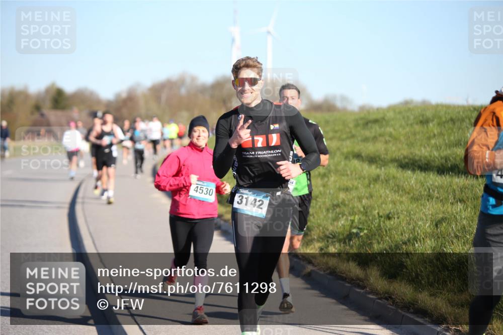 06.04.2025 - 44. Internationalen Wilhelmsburger Insellauf Jannik Wohlers http://msf.ph/oto/7611298 06.04.2025 09:27:09 Laufen 4530, 3142 meine-sportfotos.de