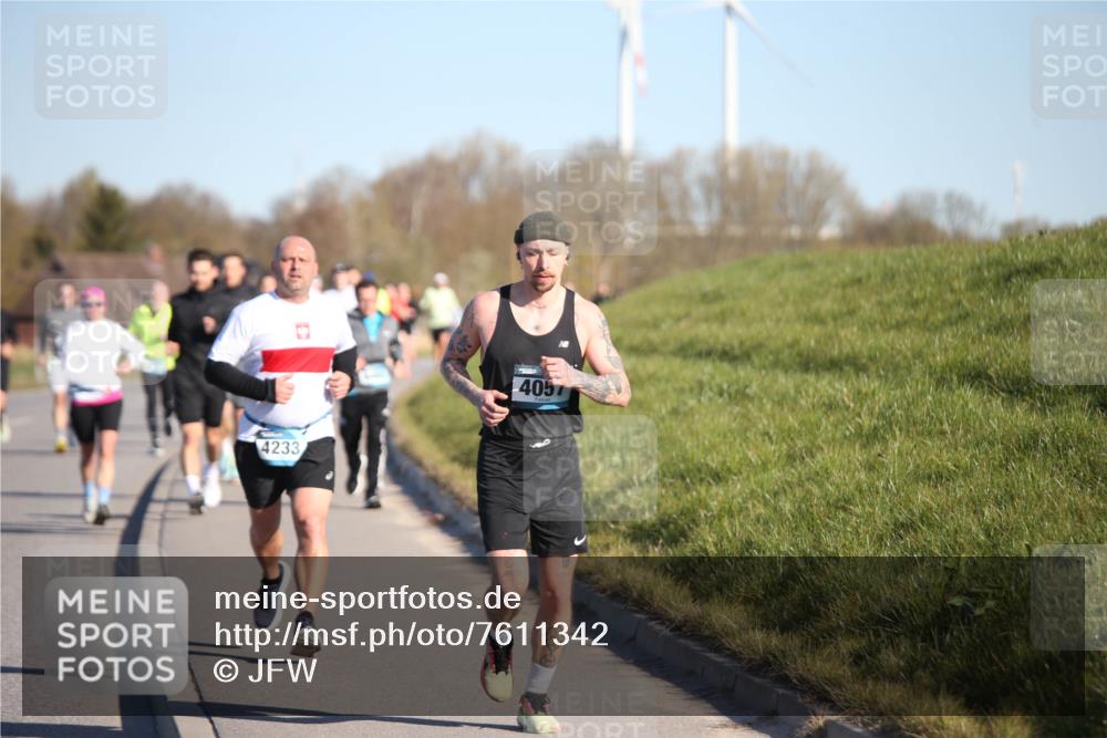 06.04.2025 - 44. Internationalen Wilhelmsburger Insellauf Jannik Wohlers http://msf.ph/oto/7611342 06.04.2025 09:27:14 Laufen 4233, 405 meine-sportfotos.de