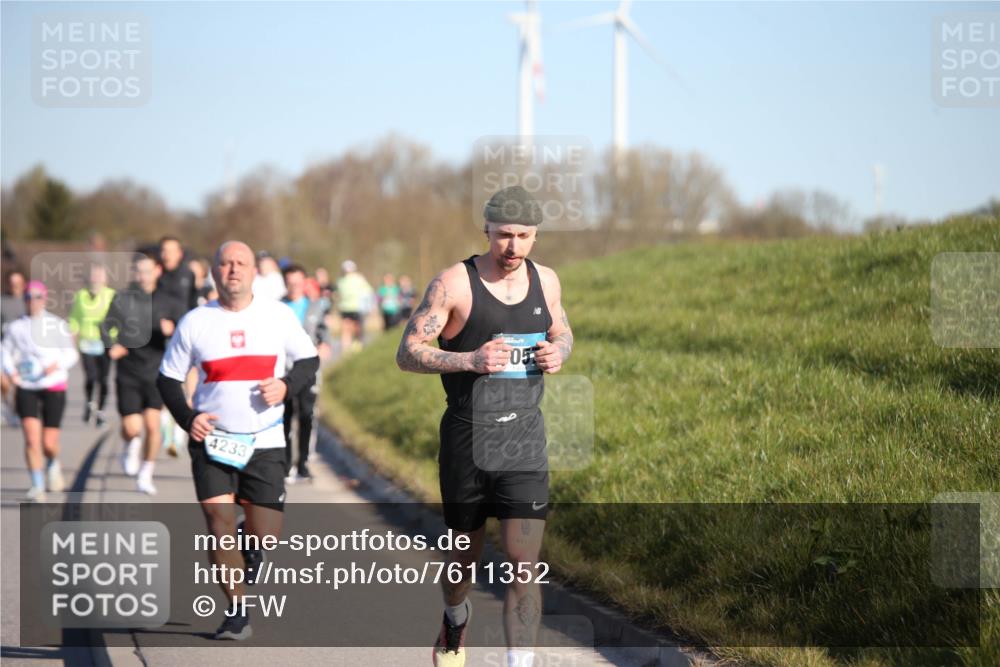 06.04.2025 - 44. Internationalen Wilhelmsburger Insellauf Jannik Wohlers http://msf.ph/oto/7611352 06.04.2025 09:27:14 Laufen 4233, 05 meine-sportfotos.de