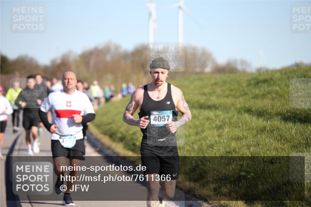 06.04.2025 - 44. Internationalen Wilhelmsburger Insellauf Jannik Wohlers http://msf.ph/oto/7611366 06.04.2025 09:27:14 Laufen 4233, 4057, 390 meine-sportfotos.de