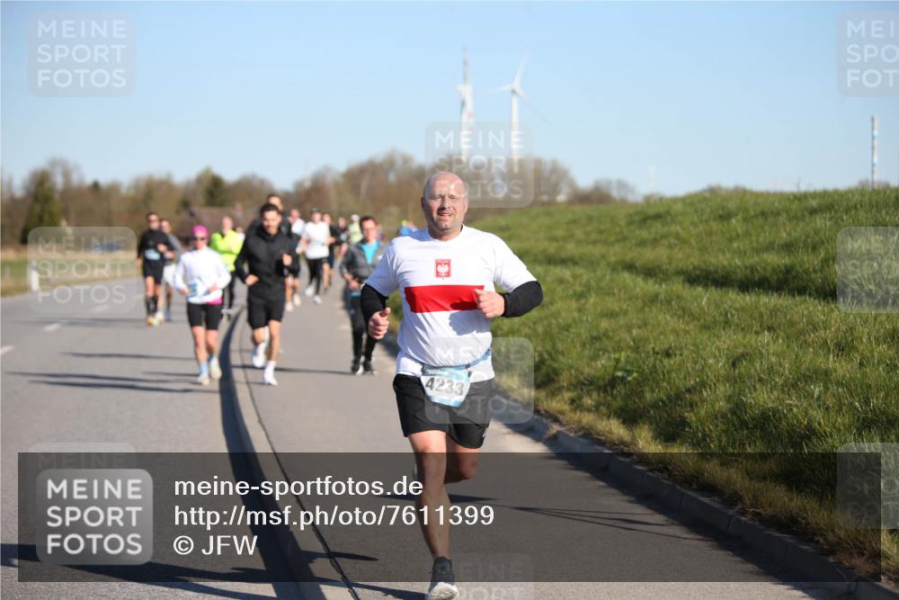 06.04.2025 - 44. Internationalen Wilhelmsburger Insellauf Jannik Wohlers http://msf.ph/oto/7611399 06.04.2025 09:27:17 Laufen 4233 meine-sportfotos.de