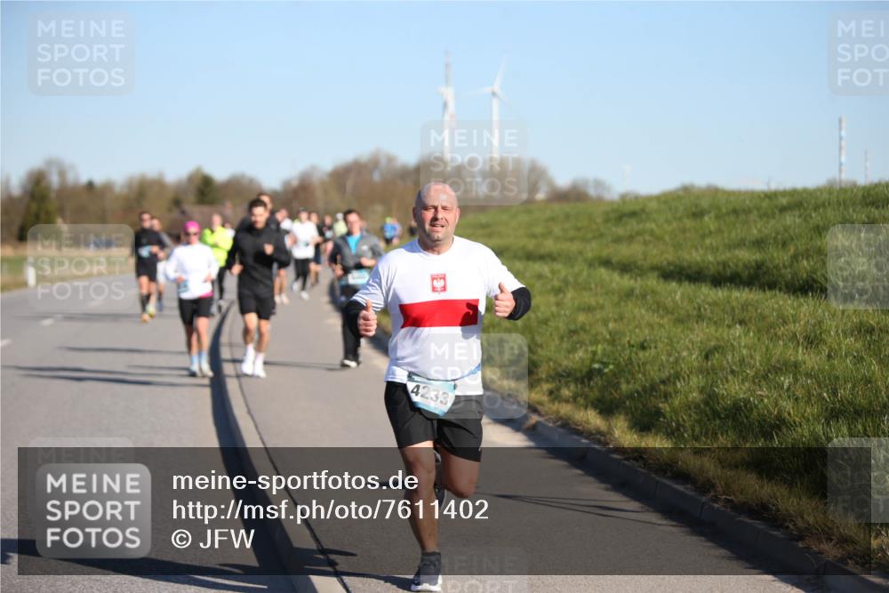 06.04.2025 - 44. Internationalen Wilhelmsburger Insellauf Jannik Wohlers http://msf.ph/oto/7611402 06.04.2025 09:27:17 Laufen 4233 meine-sportfotos.de