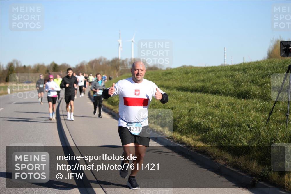 06.04.2025 - 44. Internationalen Wilhelmsburger Insellauf Jannik Wohlers http://msf.ph/oto/7611421 06.04.2025 09:27:17 Laufen 4233 meine-sportfotos.de