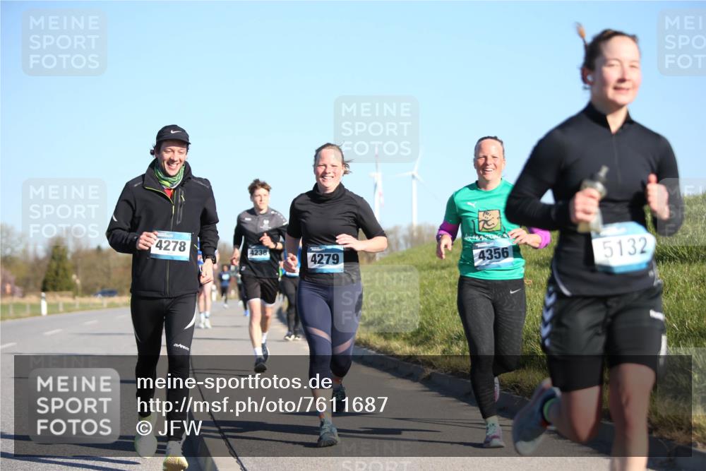 06.04.2025 - 44. Internationalen Wilhelmsburger Insellauf Jannik Wohlers http://msf.ph/oto/7611687 06.04.2025 09:27:42 Laufen 4278, 4238, 4279, 4356, 5132 meine-sportfotos.de