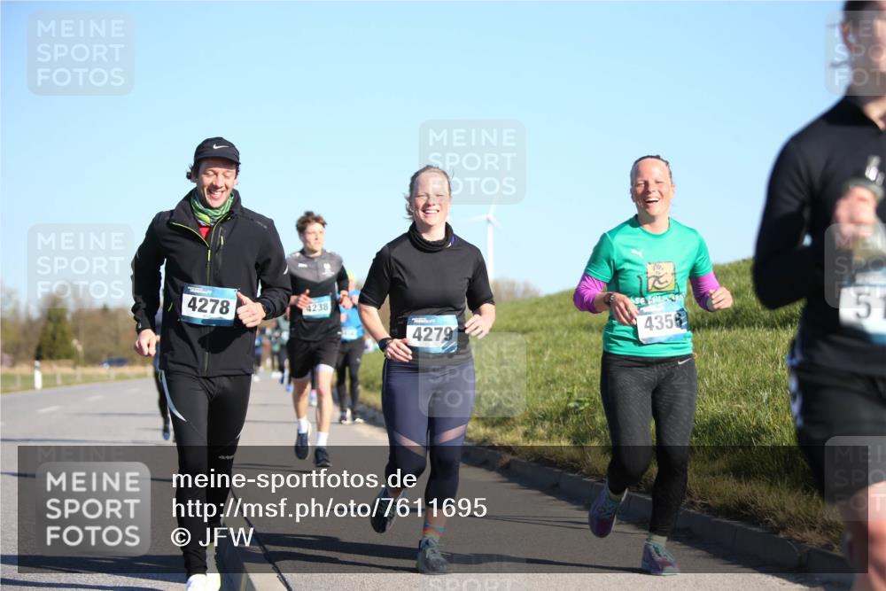 06.04.2025 - 44. Internationalen Wilhelmsburger Insellauf Jannik Wohlers http://msf.ph/oto/7611695 06.04.2025 09:27:42 Laufen 4278, 4238, 4279, 4356, 5 meine-sportfotos.de