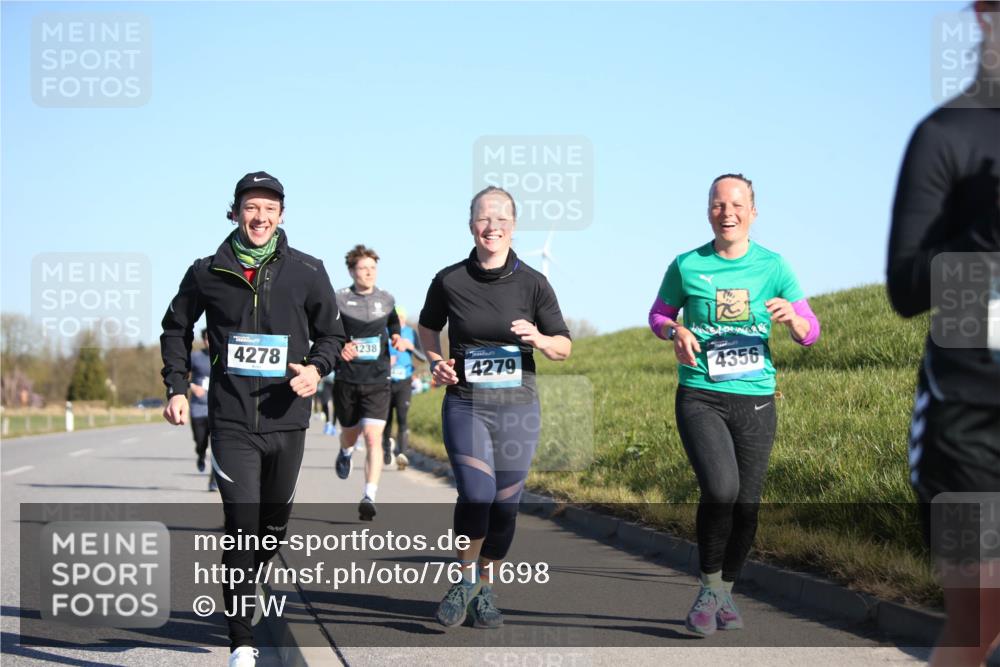 06.04.2025 - 44. Internationalen Wilhelmsburger Insellauf Jannik Wohlers http://msf.ph/oto/7611698 06.04.2025 09:27:42 Laufen 4278, 1238, 4279, 4356 meine-sportfotos.de