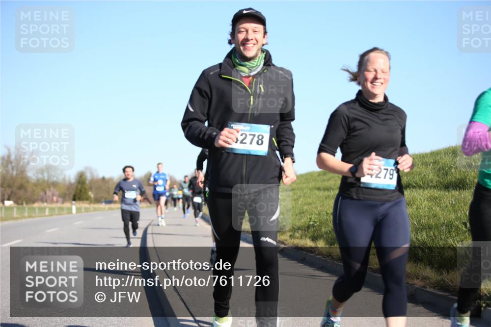06.04.2025 - 44. Internationalen Wilhelmsburger Insellauf Jannik Wohlers http://msf.ph/oto/7611726 06.04.2025 09:27:43 Laufen 278, 279 meine-sportfotos.de