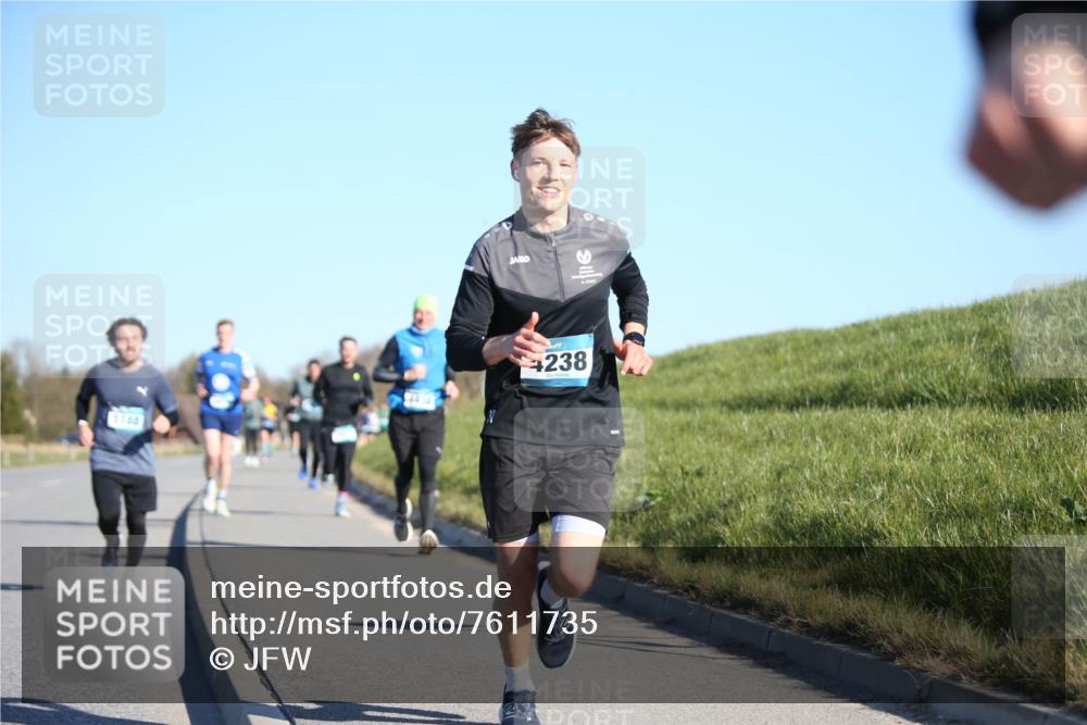 06.04.2025 - 44. Internationalen Wilhelmsburger Insellauf Jannik Wohlers http://msf.ph/oto/7611735 06.04.2025 09:27:44 Laufen 31, 4238 meine-sportfotos.de