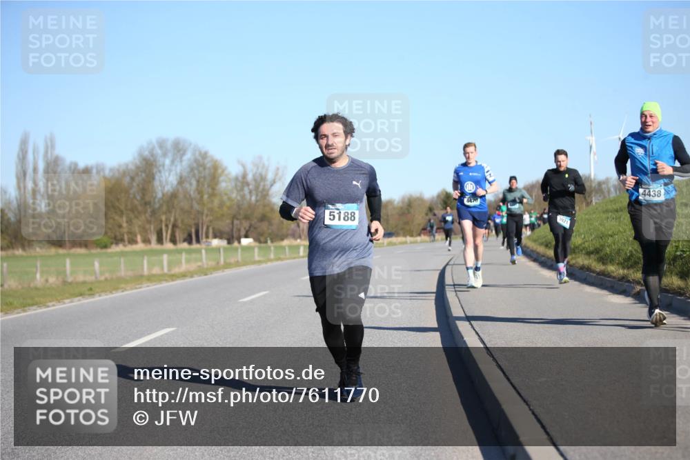 06.04.2025 - 44. Internationalen Wilhelmsburger Insellauf Jannik Wohlers http://msf.ph/oto/7611770 06.04.2025 09:27:47 Laufen 5188, 4470, 3921, 4438 meine-sportfotos.de
