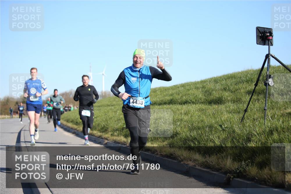 06.04.2025 - 44. Internationalen Wilhelmsburger Insellauf Jannik Wohlers http://msf.ph/oto/7611780 06.04.2025 09:27:48 Laufen 3921, 4438 meine-sportfotos.de