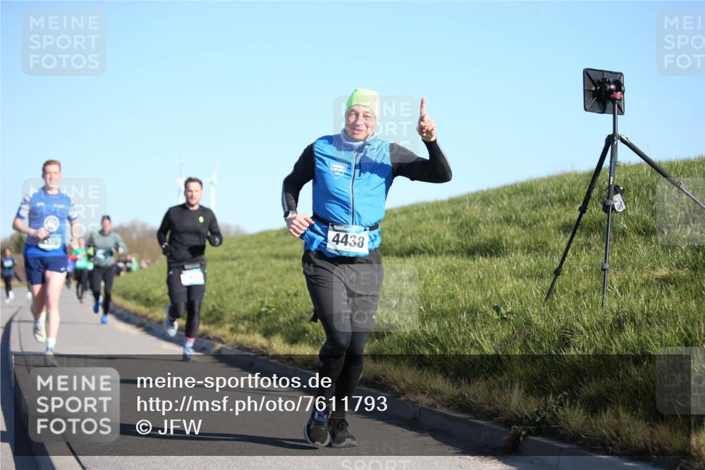 06.04.2025 - 44. Internationalen Wilhelmsburger Insellauf Jannik Wohlers http://msf.ph/oto/7611793 06.04.2025 09:27:48 Laufen 4438 meine-sportfotos.de
