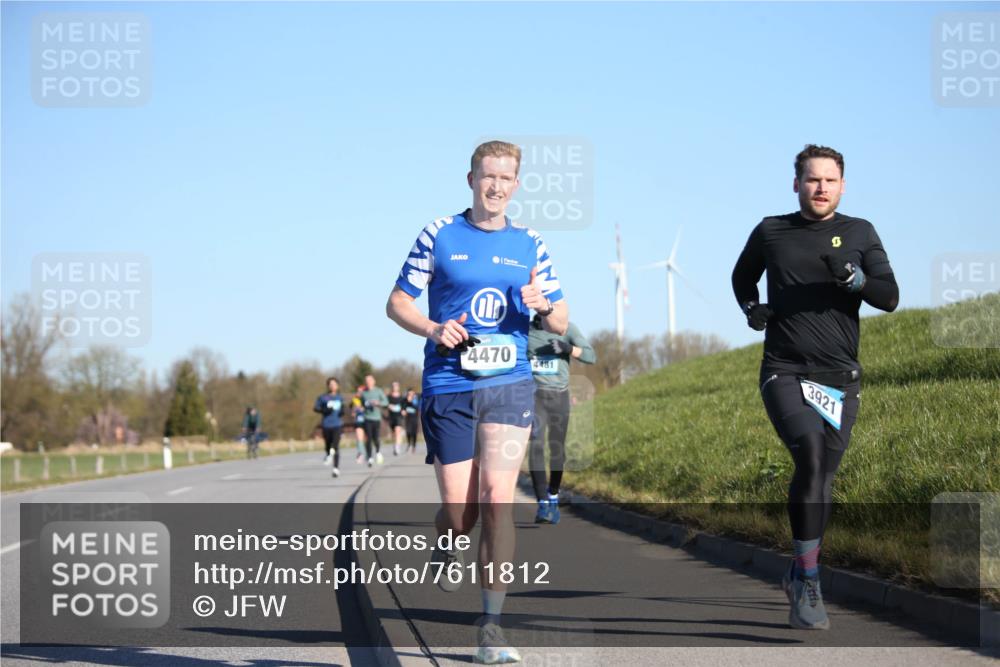 06.04.2025 - 44. Internationalen Wilhelmsburger Insellauf Jannik Wohlers http://msf.ph/oto/7611812 06.04.2025 09:27:50 Laufen 4470, 4481, 3921 meine-sportfotos.de