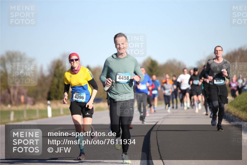 06.04.2025 - 44. Internationalen Wilhelmsburger Insellauf Jannik Wohlers http://msf.ph/oto/7611934 06.04.2025 09:28:00 Laufen 4396, 4458, 4067 meine-sportfotos.de