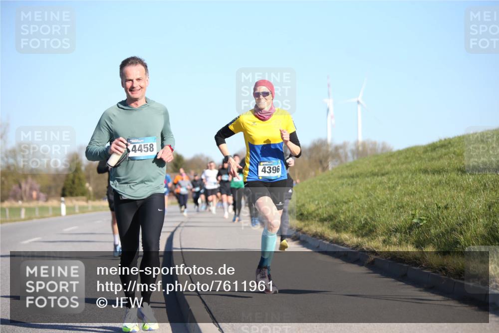 06.04.2025 - 44. Internationalen Wilhelmsburger Insellauf Jannik Wohlers http://msf.ph/oto/7611961 06.04.2025 09:28:02 Laufen 4458, 4396 meine-sportfotos.de