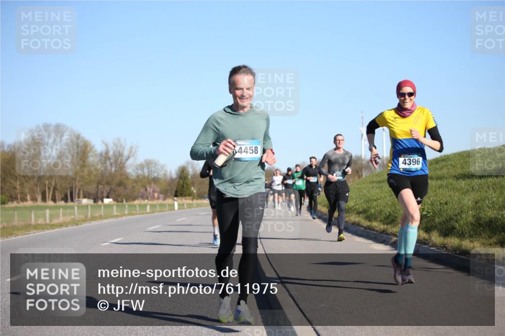 06.04.2025 - 44. Internationalen Wilhelmsburger Insellauf Jannik Wohlers http://msf.ph/oto/7611975 06.04.2025 09:28:03 Laufen 4458, 406, 4396 meine-sportfotos.de