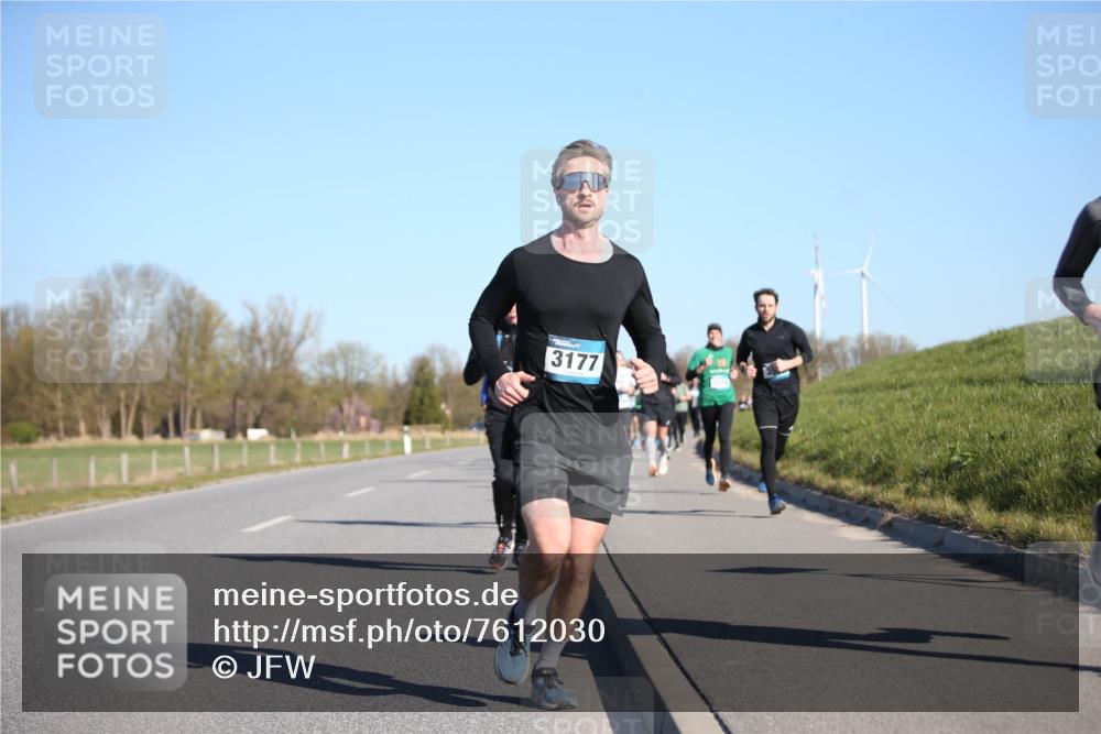 06.04.2025 - 44. Internationalen Wilhelmsburger Insellauf Jannik Wohlers http://msf.ph/oto/7612030 06.04.2025 09:28:06 Laufen 3177 meine-sportfotos.de