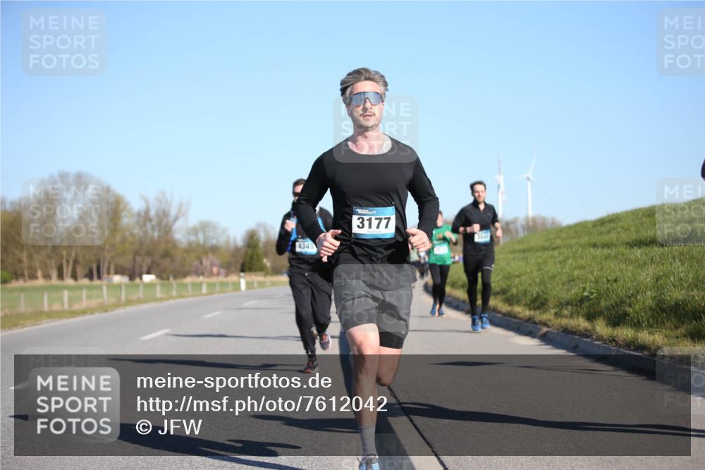 06.04.2025 - 44. Internationalen Wilhelmsburger Insellauf Jannik Wohlers http://msf.ph/oto/7612042 06.04.2025 09:28:07 Laufen 4346, 3177, 3503 meine-sportfotos.de