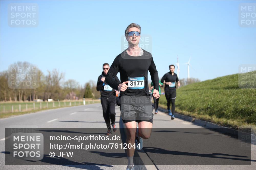 06.04.2025 - 44. Internationalen Wilhelmsburger Insellauf Jannik Wohlers http://msf.ph/oto/7612044 06.04.2025 09:28:07 Laufen 4346, 3177, 50 meine-sportfotos.de