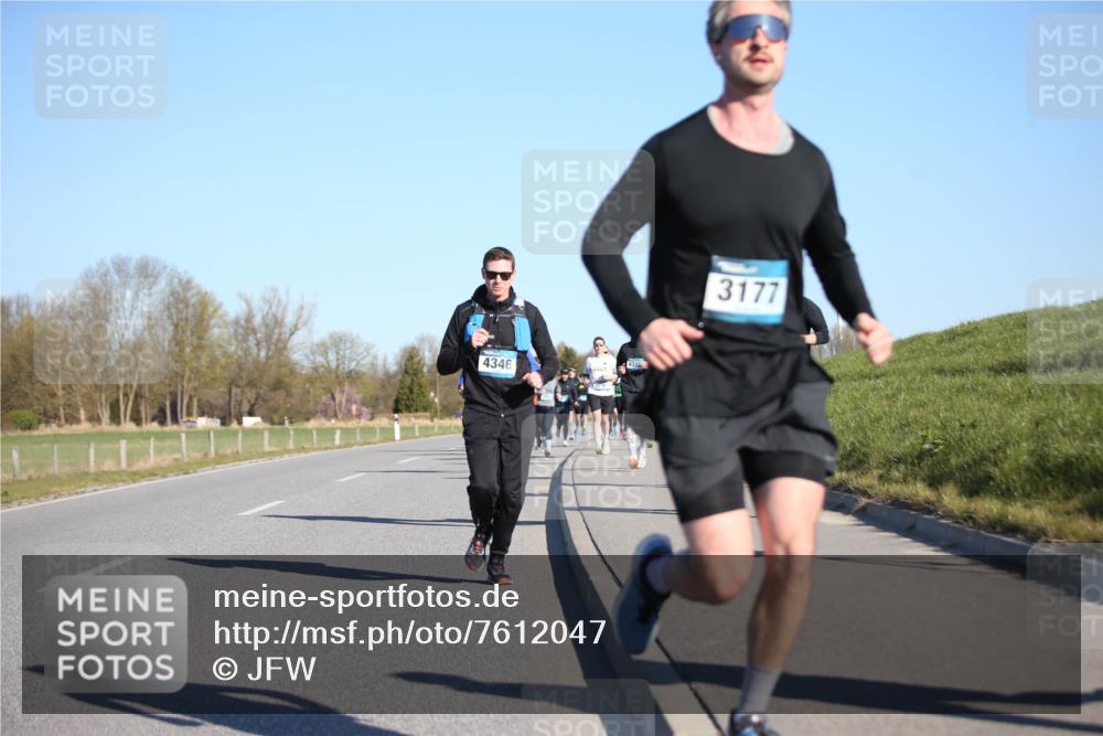 06.04.2025 - 44. Internationalen Wilhelmsburger Insellauf Jannik Wohlers http://msf.ph/oto/7612047 06.04.2025 09:28:07 Laufen 4346, 3177 meine-sportfotos.de